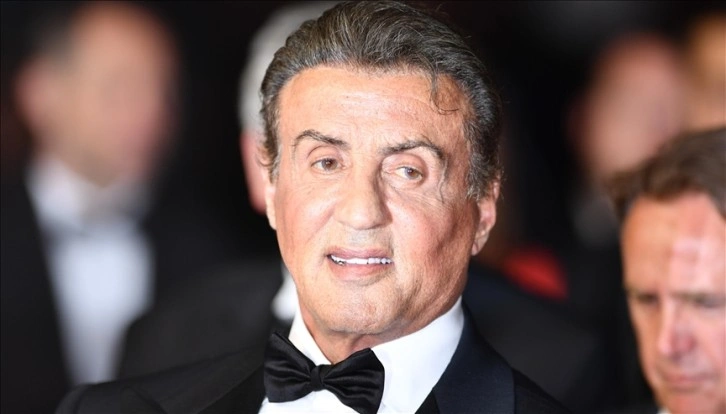 Sylvester Stallone'den Papa'ya: Boksa var mısınız?