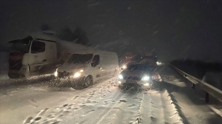 TAG Otoyolu'nda ulaşım sağlanamıyor