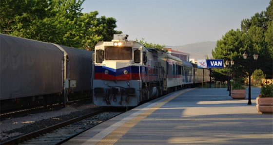 Tahran-Van treni ilk seferini gerçekleştirdi