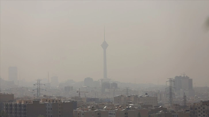 Tahran ve Elborz eyaletlerinde hava kirliliği nedeniyle eğitime 2 gün ara verildi