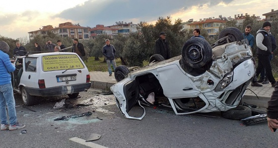 Taklalar atarak karşı yöne uçtu, kaza anı kameraya yansıdı