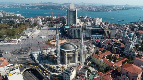 Taksim Camisi'nin ince işçiliğinin yüzde 35'i tamamlandı