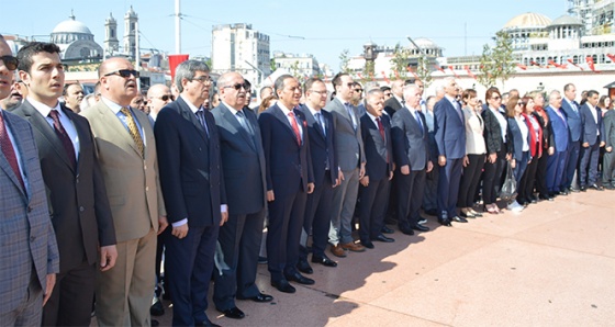 Taksim'de 19 Mayıs töreni