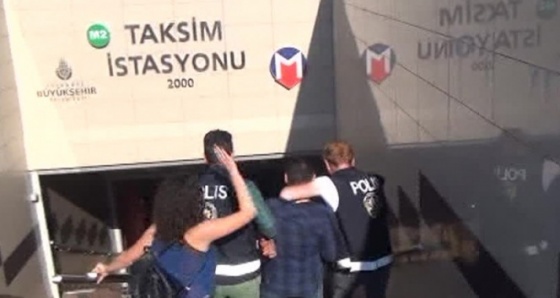 Taksim Metrosu'nda tacizcisine tokat attı