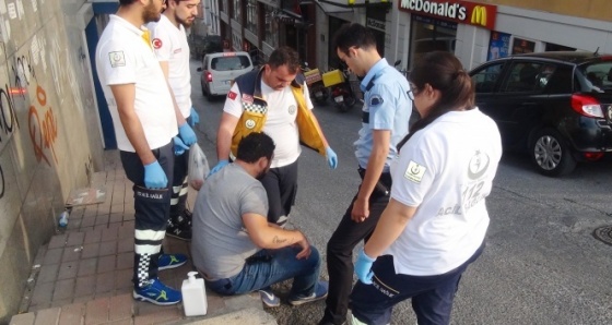 Taksim Meydan’ında ‘Bonzai’ kullanan genç yığılıp kaldı