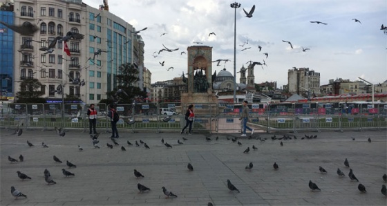 Taksim Meydanı polis ve güvercinlere kaldı