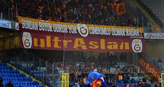 Taraftarlar, Galatasaray yönetimini istifaya davet etti