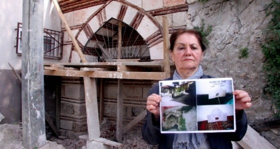 Tarihi çeşme yenilenirken yok edildi