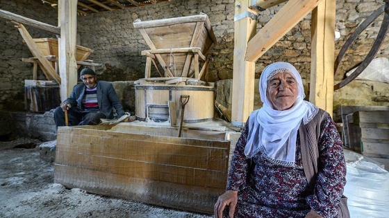 Tarihi değirmenin emektar çifti