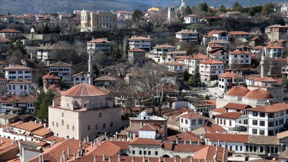 Tarihi konaklarıyla ünlü Safranbolu'da hafta sonu yoğunluğu