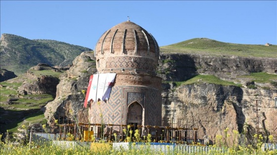 Tarihi Zeynel Bey Türbesi taşınıyor