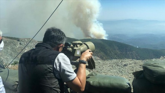 Tarım ve Orman Bakanı Pakdemirli, Hatay'daki yangını Hava Radar Kıta Komutanlığından inceledi