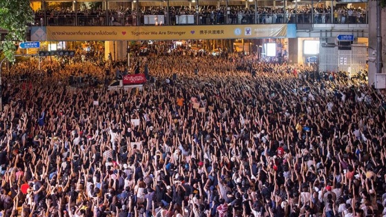 Tayland'da hükümet karşıtı protestolar sürüyor