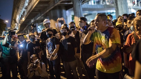 Tayland'da protestocuların talep ettiği anayasal reform tasarıları mecliste onaylandı