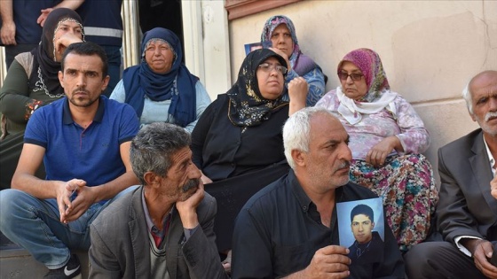 TBB'den oturma eylemi yapan Diyarbakır annelerine destek