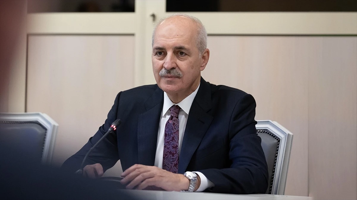 TBMM Başkanı Kurtulmuş: Dün olduğu gibi bugün de öğretmenlerimiz evlatlarımızın yolunu aydınlatmaya devam edecektir