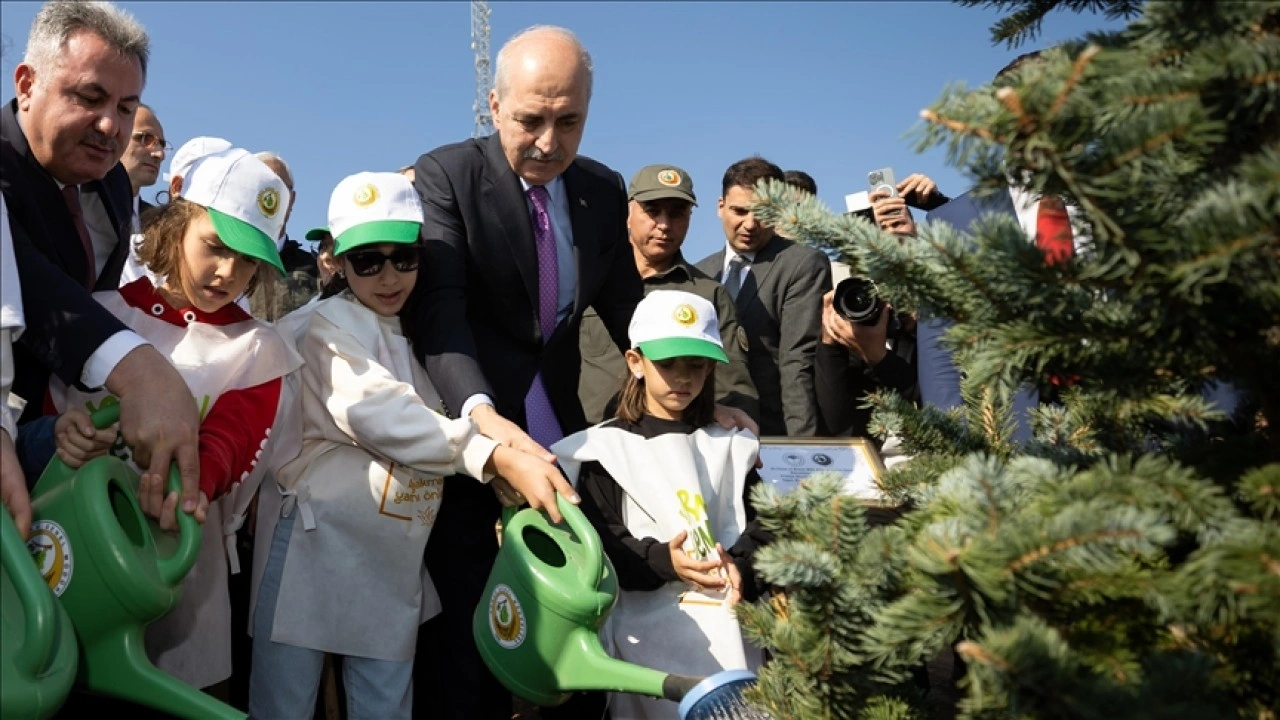 TBMM Başkanı Kurtulmuş, İzmir'de fidan dikim törenine katıldı