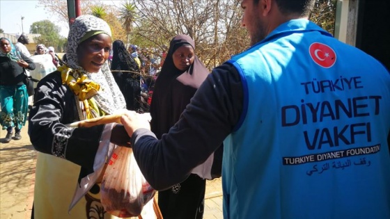 TDV'den Mandela'nın doğduğu köye kurban yardımı