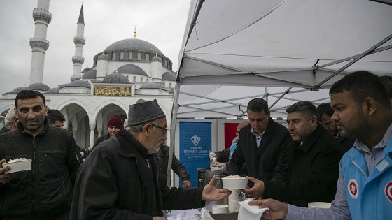 TDV'den 'Mevlid-i Nebi Aşı' ikramı