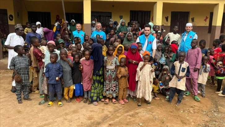 TDV gönüllüleri, Nijer'de vekalet yoluyla kesilen kurbanlıkları dağıttı
