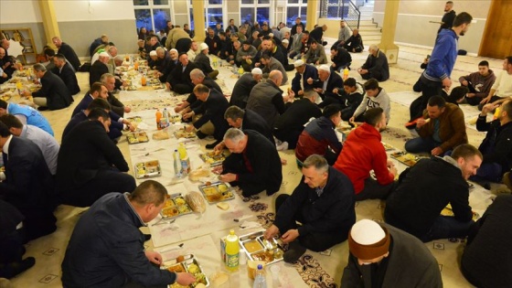 TDV Kosova Müslümanlarını iftarda buluşturuyor