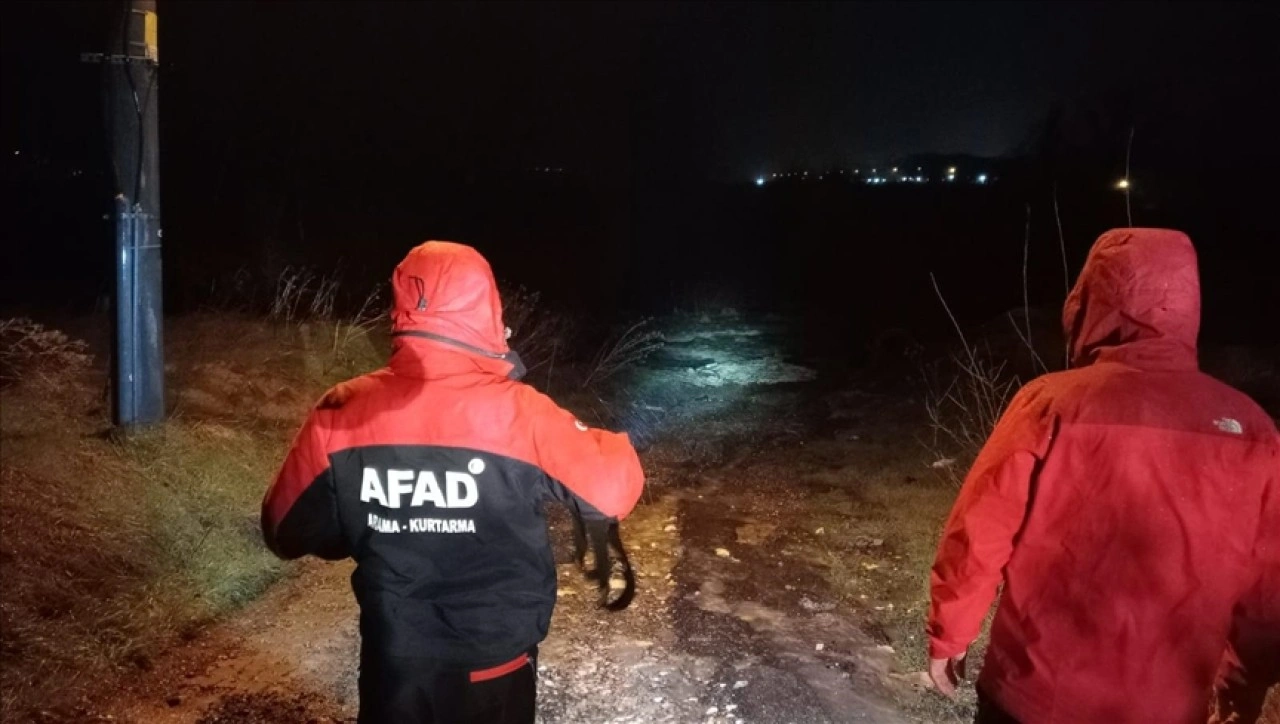 Tekirdağ'da sağanak su baskınlarına neden oldu