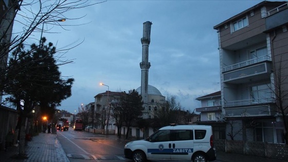 Tekirdağ'da şiddetli rüzgar nedeniyle cami minaresi zarar gördü