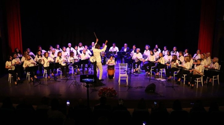 Tekirdağlı kadınlar darbuka ve bendir ile stres atıyor