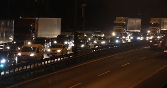 TEM’de bayram yoğunluğu başladı, trafik yer yer durma noktasına geldi