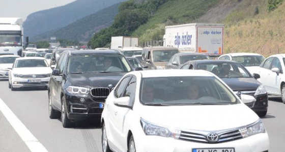 TEM Otoyolu’nda yoğunluk artıyor