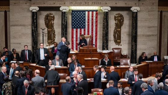 Temsilciler Meclisi Trump'a yönelik azil maddelerinin Senatoya gönderilmesini yarın oylayacak