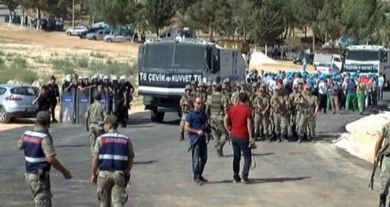 Terör kurbanlarının defnedilmesi esnasında olaylar çıktı