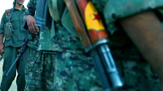 Terör örgütü YPG/PKK Deyrizor'da sığınmacı kampını ateşe verdi