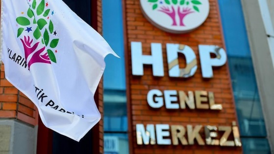 Teröristlere &#039;şehit&#039; diyen HDP&#039;li belediye başkanına 10 ay hapis