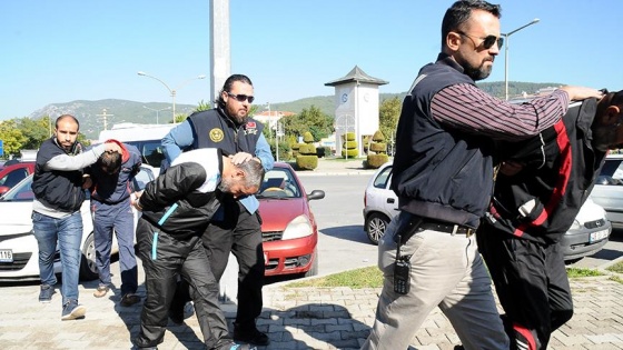 Teröristleri Lazkiye'den Muğla'ya getiren 3 gemi personeli yakalandı