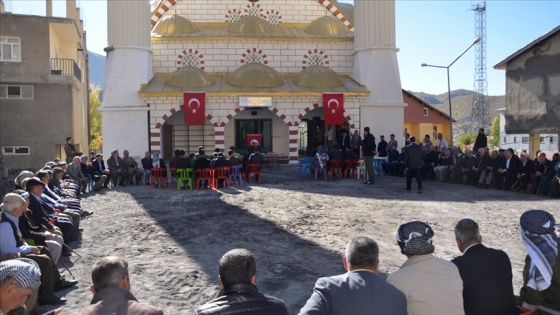 Terörün tahrip ettiği camiden yeniden ezan sesi yükseldi