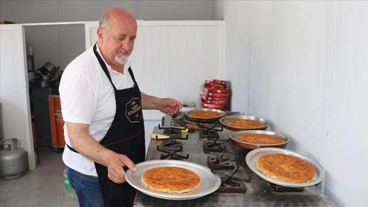 Tescilli Antakya künefesi konteyner çarşıda müşterilere sunuluyor