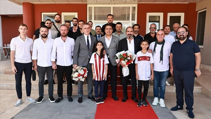 TFF Başkanı Hacıosmanoğlu, Sivasspor Kulübünü ziyaret etti