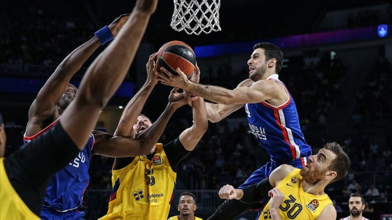 THY Avrupa Ligi'nde Anadolu Efes yarın Barcelona'ya konuk olacak