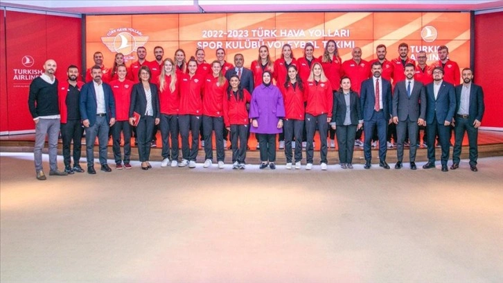 THY yönetimi ve THY Spor Kulübü yöneticileri ile oyuncuları yemekte bir araya geldi