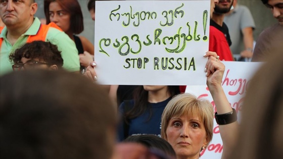 Tiflis'te protestolar 3. gününde devam etti