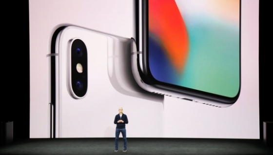 Tim Cook'tan iPhone X fiyatı yorumu!