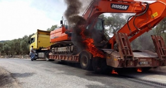 TIR hareket halindeyken alev alev yandı