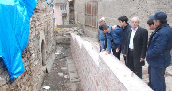 Tokat'ta tarihi helada yaklaşık 400 altın sikke bulundu