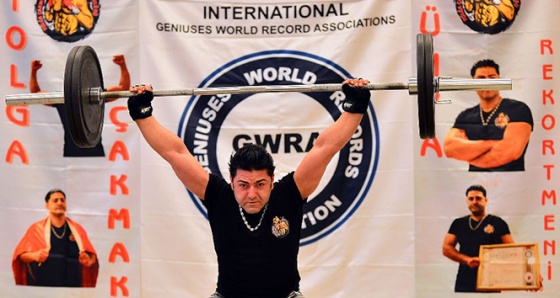 Tolga Çakmak’tan 7 ton 60 kilogramlık rekor