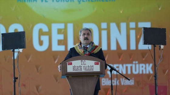 'Torunlarımıza özgür bir vatan teslim etmeye mecburuz'