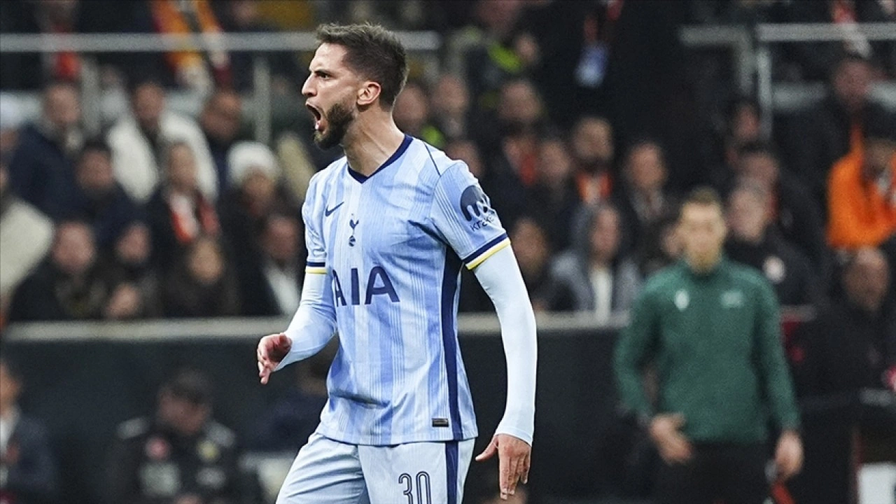 Tottenham'ın Uruguaylı futbolcusu Rodrigo Bentancur'a 7 maç men cezası