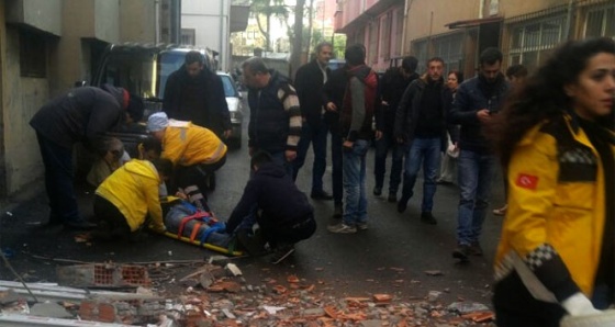 Trabzon’da balkon çöktü: 3 yaralı