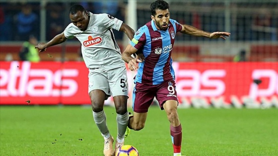 Trabzonspor, Çaykur Rizespor karşısında ilk yarıyı 3-1 önde tamamladı