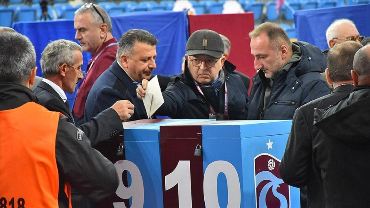 Trabzonspor'un olağan genel kurulunda oy verme işlemi başladı